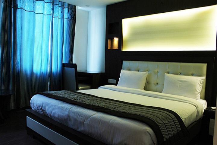 Hotel Opulence Pathānkot Kültér fotó