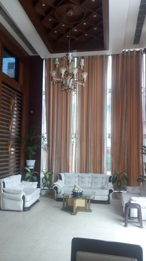 Hotel Opulence Pathānkot Kültér fotó