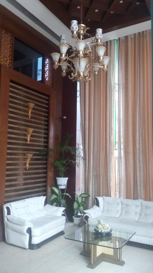 Hotel Opulence Pathānkot Kültér fotó